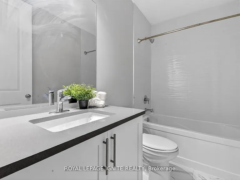 235 Port Darlington Rd — Photo 32