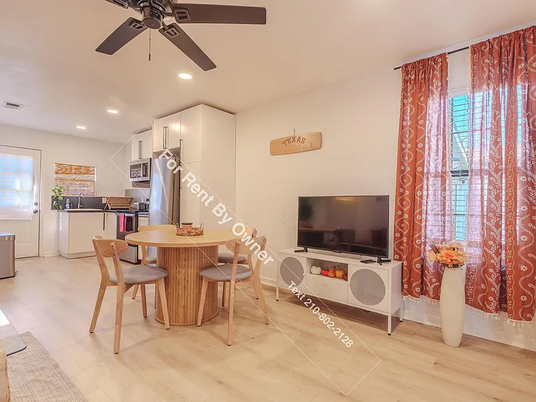 807 Dreiss St — Photo 3