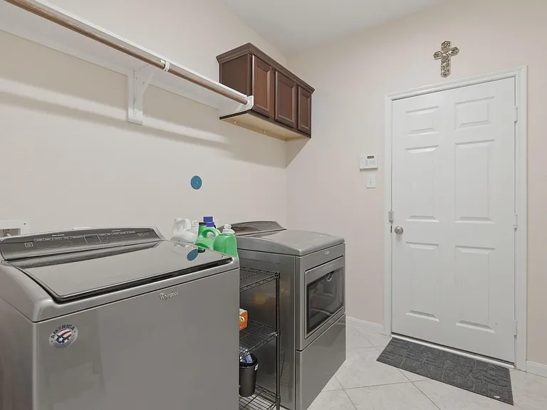 14535 Mountain Cliff Ln — Photo 29