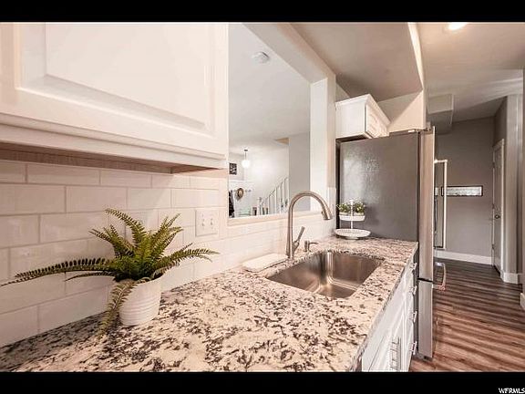 5th image of 10921 S Tahoe Way