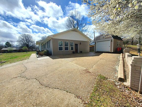 3rd image of 722 Homecrest Dr