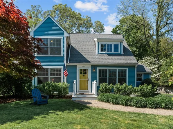 249 Beechwood St, Cohasset, MA 02025