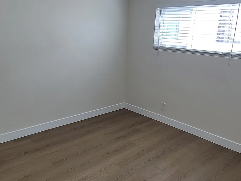 1711 Marine Ave #5 — Photo 12