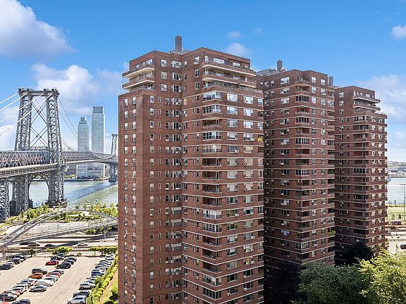 5th image of 568 Grand St APT J1204