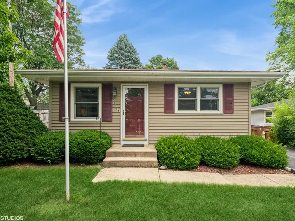 N155 Leonard St, Winfield, IL 60190