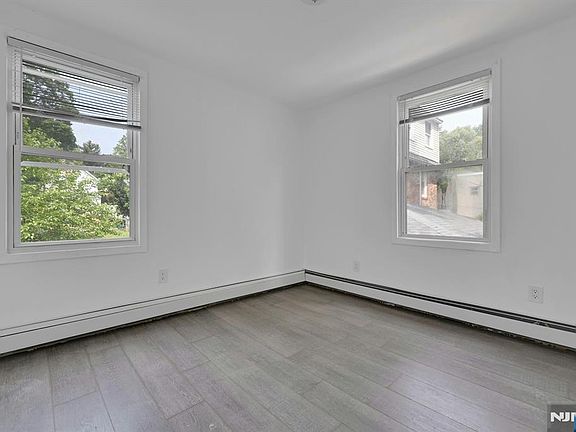 5th image of 244 White St