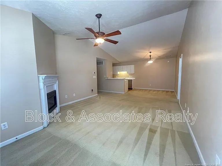 5097 Meadowland Ct — Photo 3