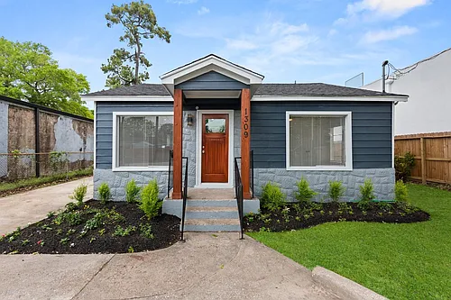 1309 Bragg St Photo 1
