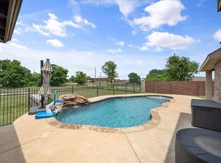 4045 Hyde Park Dr, Midlothian, TX 76065