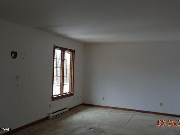 4th image of 317 Remington Rd