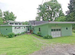 250 Goldfoot Rd, Glenville, NY 12302