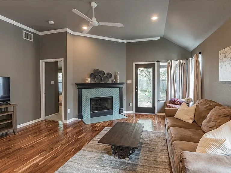 403 Rosedale Blvd — Photo 5