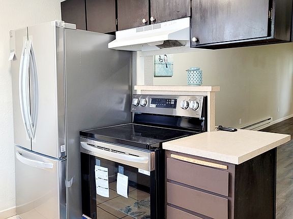 5th image of 15 F St SE APT C