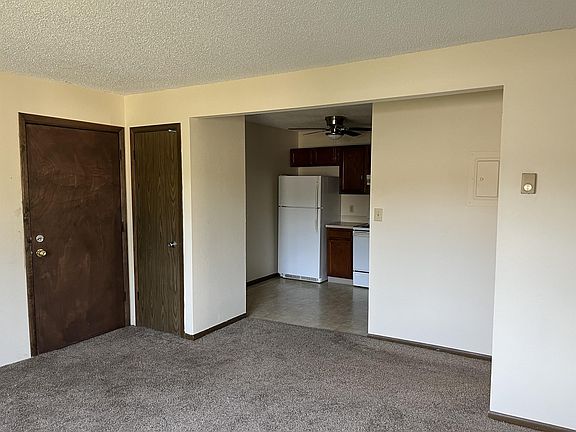 3rd image of 604 NE 4th St Unit 4