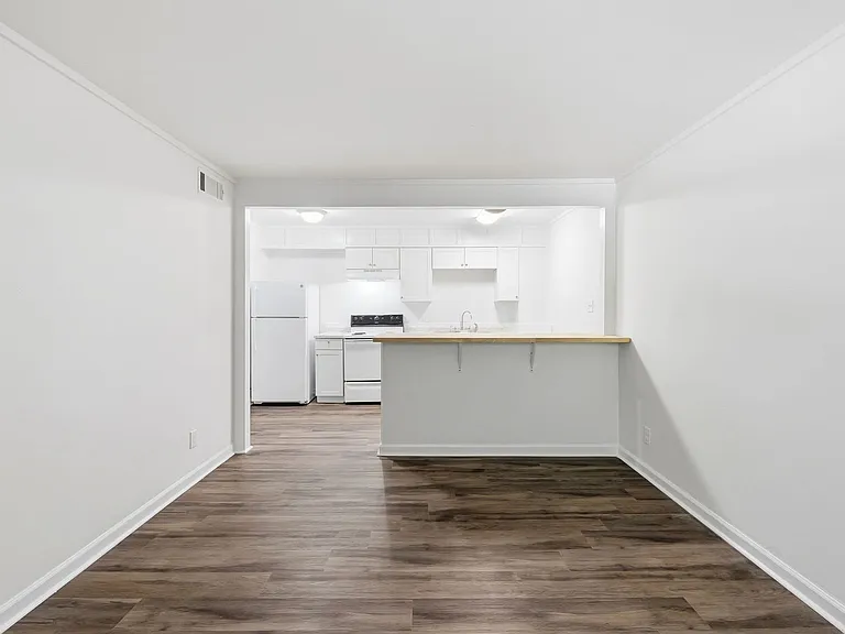 308 W Trinity Ave — Photo 22