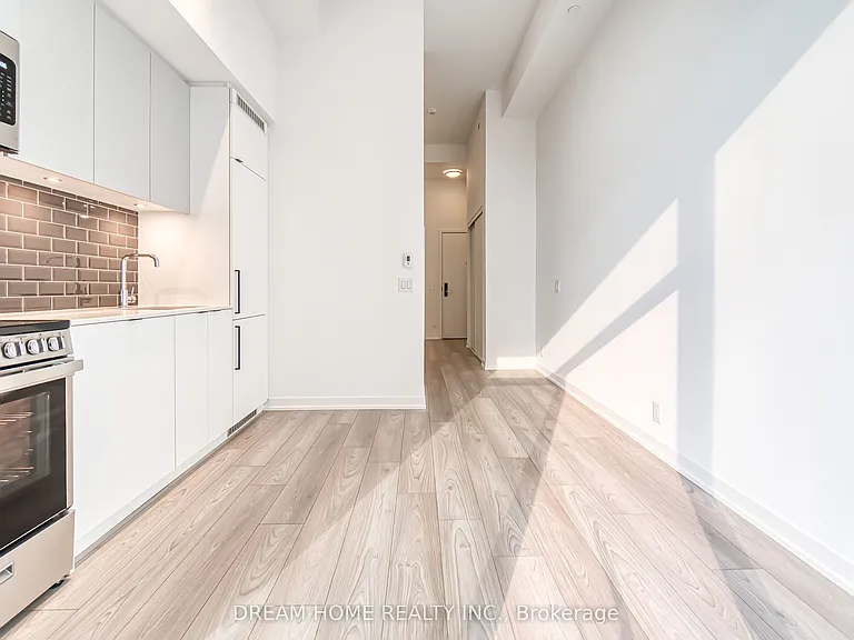 285 Dufferin St #705 — Photo 13