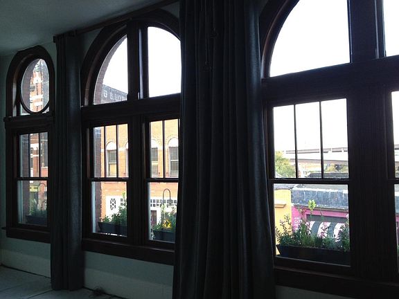Den or office w/5 windows overlooking S. Central. Hardwood
