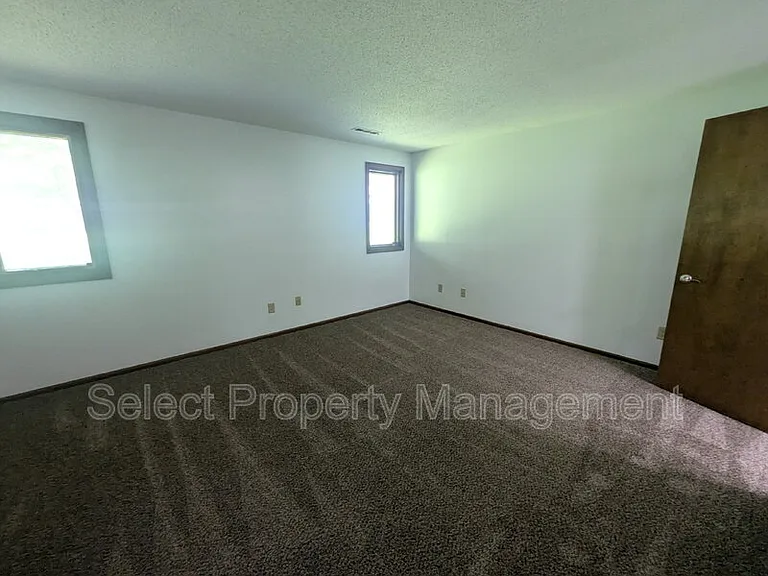 4619 Arlington Pkwy S — Photo 17