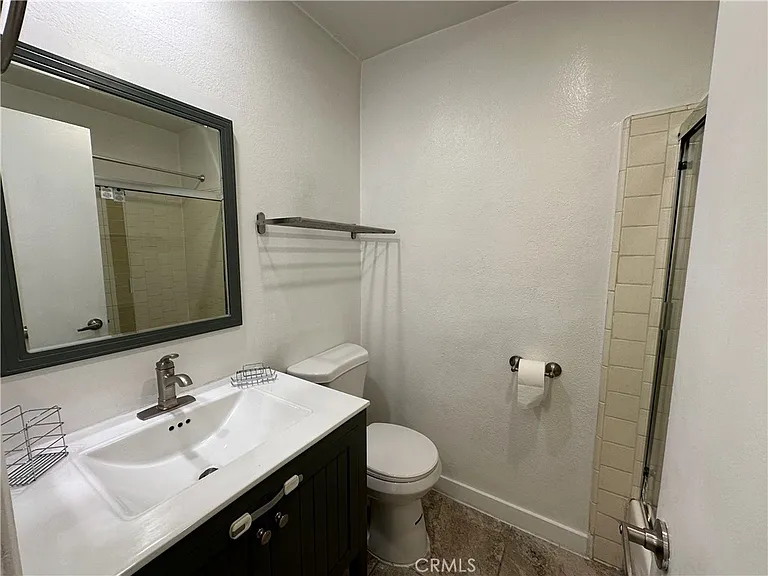 1222 N Olive Dr — Photo 9