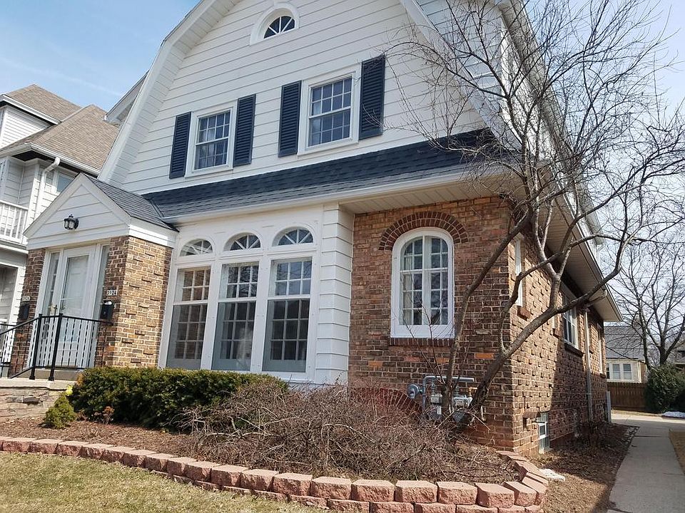 1st image of 3924 N Farwell Ave