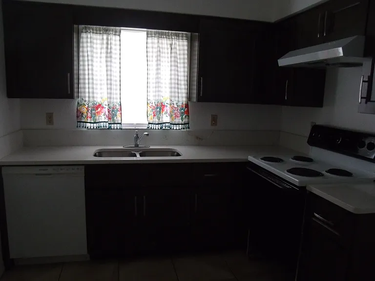 915 Shirley Ann Trl #915 — Photo 4