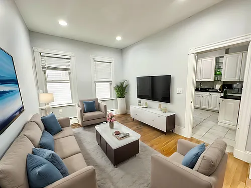 428 E 6th St #1 Photo 1