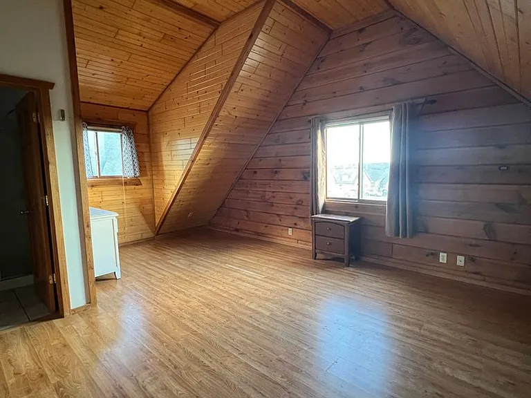 329 Hilltop Ct — Photo 5