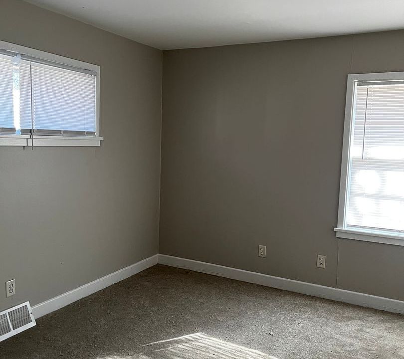 2nd image of 4901 W Craw St