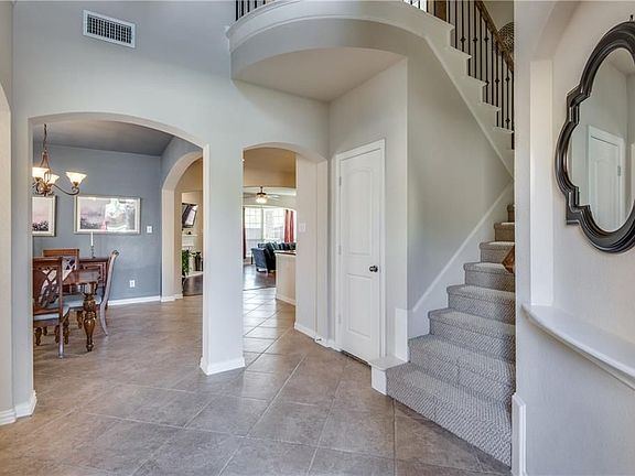4th image of 420 Eastland Dr
