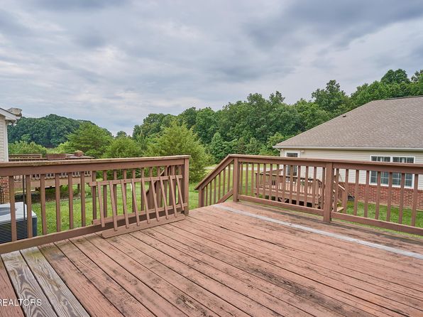 404 Willow Oak Cir, Loudon, TN 37774