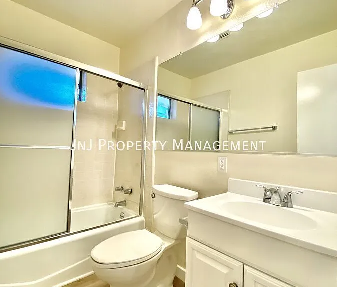 1530 Locust Ave — Photo 11