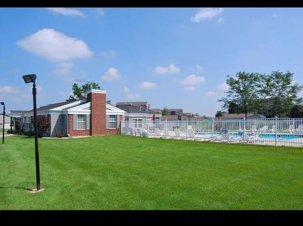 N17W26873 E Fieldhack Dr UNIT C, Pewaukee, WI 53072