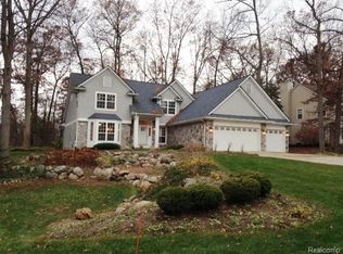 6024 Cedar Bend Dr, Clarkston, MI 48346