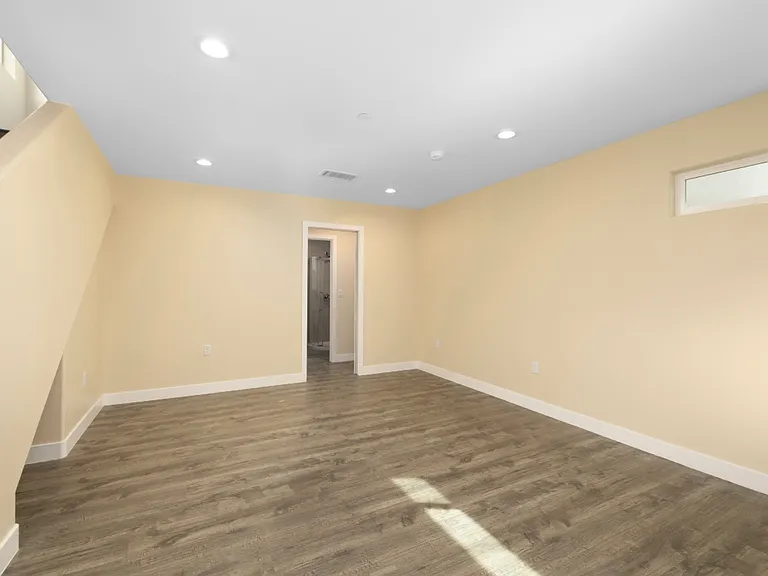 15631 Alwood St — Photo 2