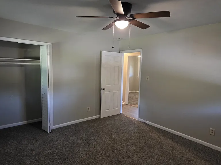 2206 Bothwell St — Photo 12