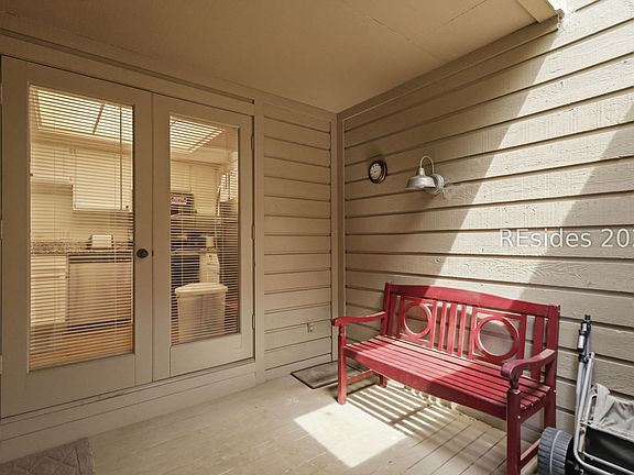 5th image of 20 Queens Folly Rd Unit 1659