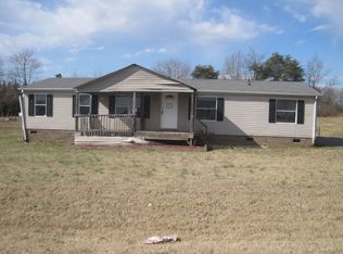 2324 Arrowood Dr, Hickory, NC 28601