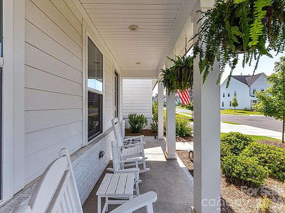 5th image of 4230 Tournette Dr