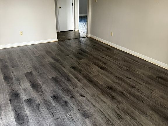 2nd image of 108 Evergreen Ct