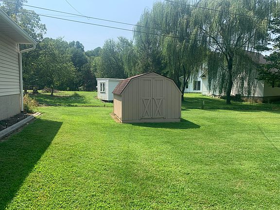 3rd image of 317 Langland Dr