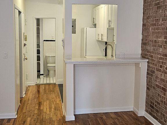 4th image of 189 E 93rd St APT 2C