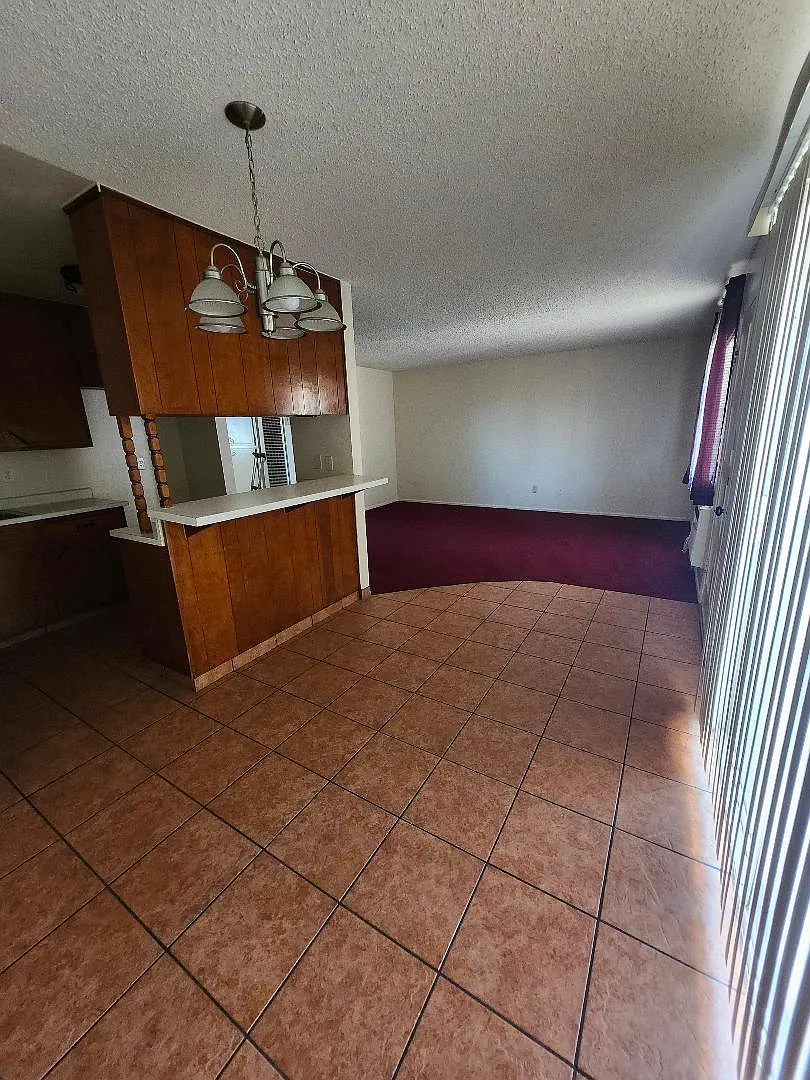 2 bed, 900 sqft, $2,050 — Photo 2