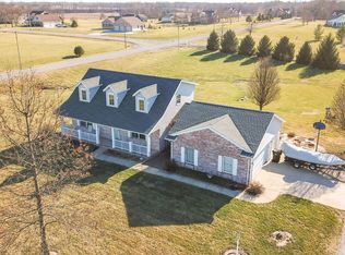 2 Fawn Valley Dr, Moro, IL 62067