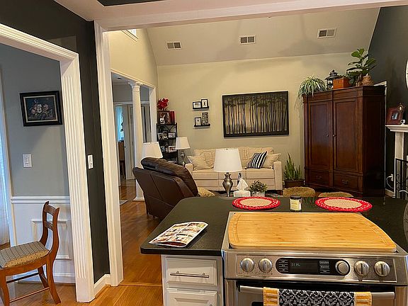 3rd image of 3688 Park Pointe Dr