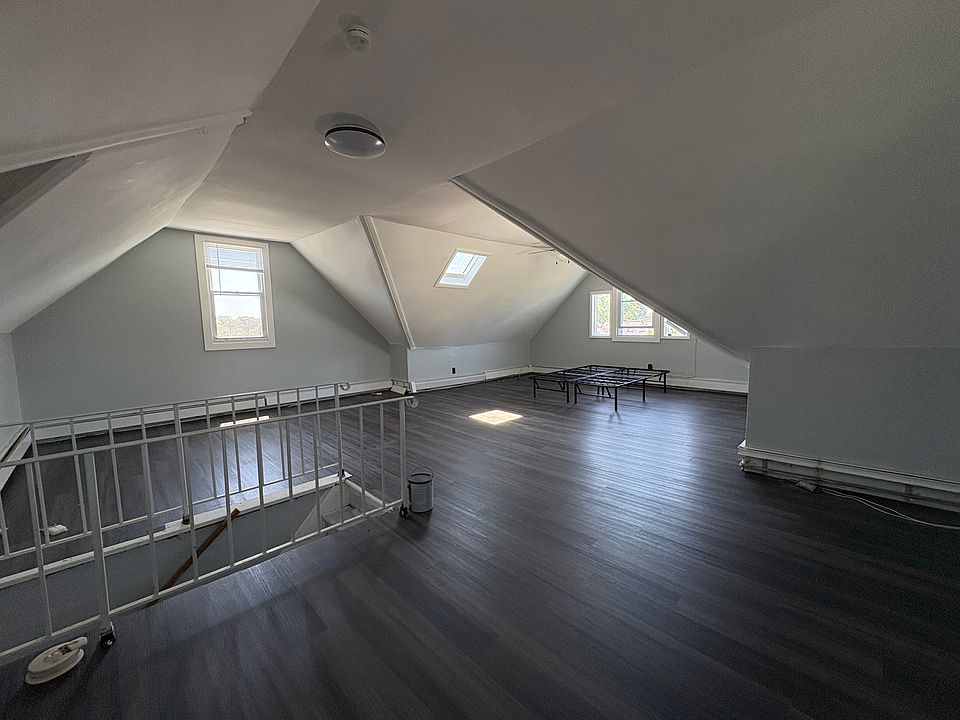 3rd Floor--large open space, great for primary suite, Living Room, Office, Rec Room, etc!
