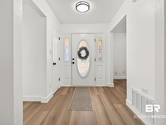 5th image of 8943 Turf Creek Dr