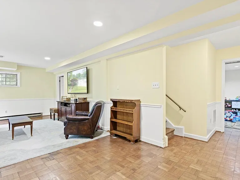 11002 Warwickshire Dr — Photo 7