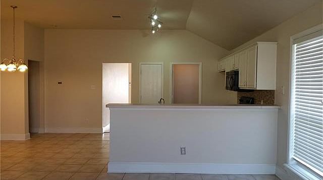 1st image of 918 Cooper Ln