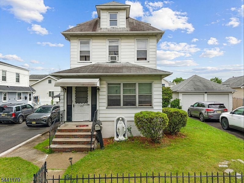 1st image of 171 Madeline Ave