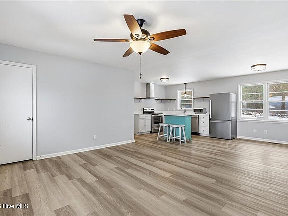 4th image of 605 Firetower Road